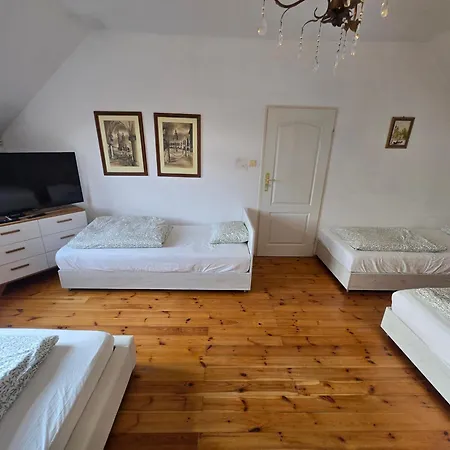 Pod Roza 아파트 Rząska